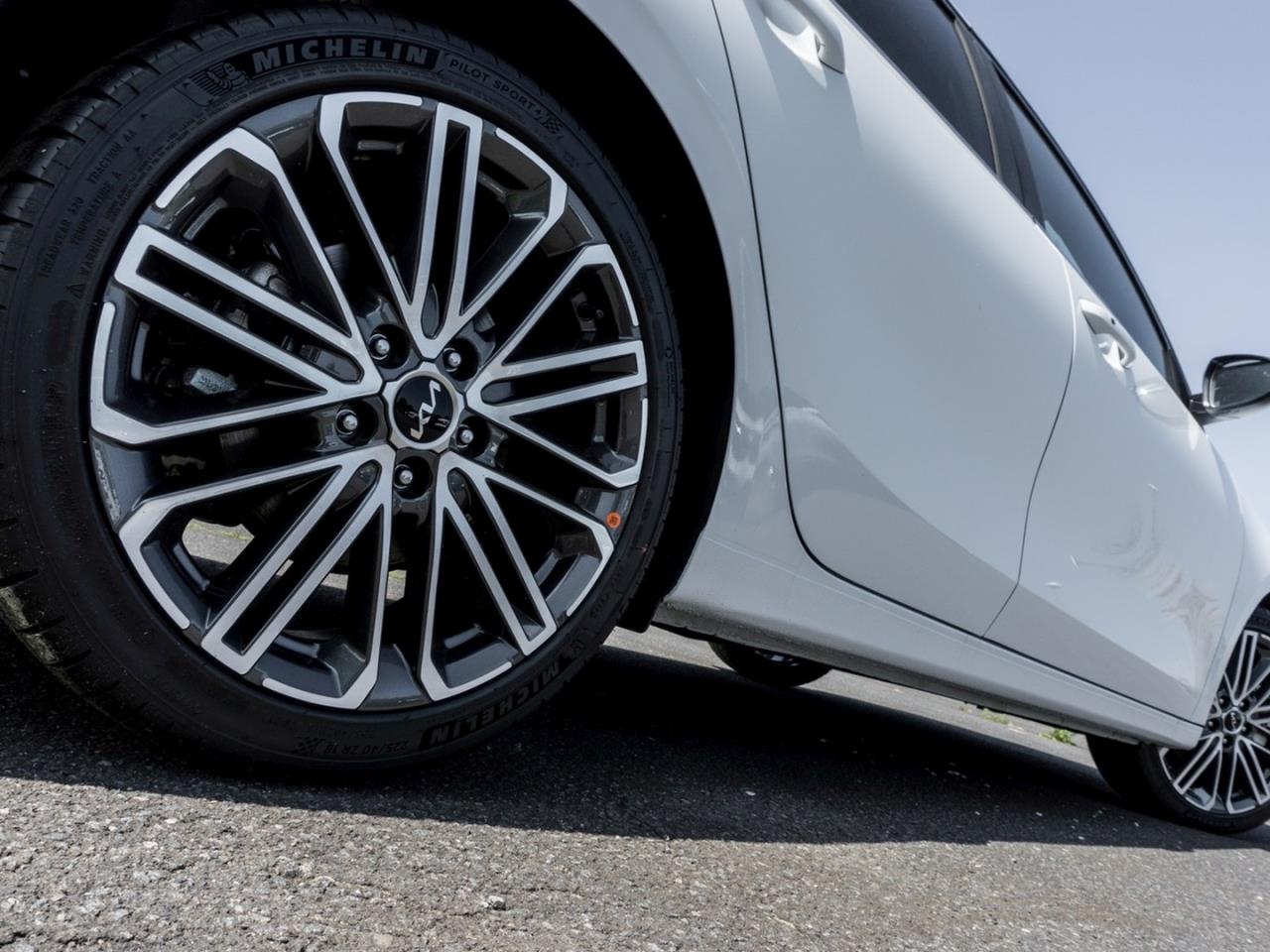 KIA Ceed SW 1.5T DCT GT-Line Navi Kamera JBL-Sound