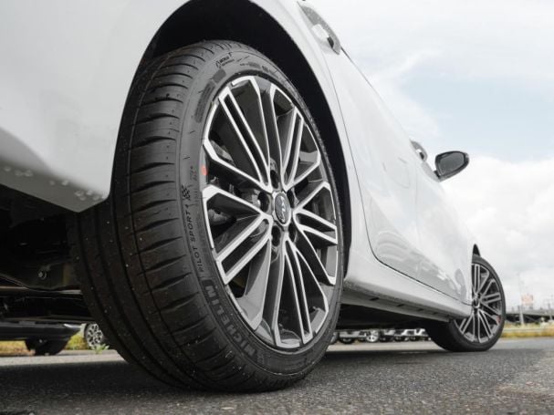 KIA Ceed SW 1.5T DCT GT-Line Navi Kamera Privacy JBL KIA Ceed SW 1.5T DCT GT-Line Navi Kamera Privacy JBL