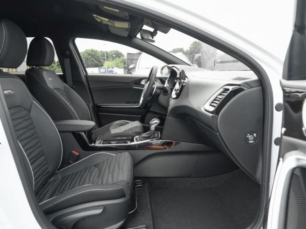 KIA Ceed SW 1.5T DCT GT-Line Navi Kamera Privacy JBL KIA Ceed SW 1.5T DCT GT-Line Navi Kamera Privacy JBL