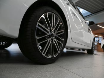 KIA Ceed SW 1.5T DCT GT-Line Navi Kamera Klima LED