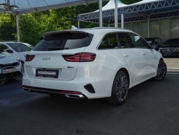 KIA Ceed SW 1.5T DCT GT-Line Performance JBL Panorama