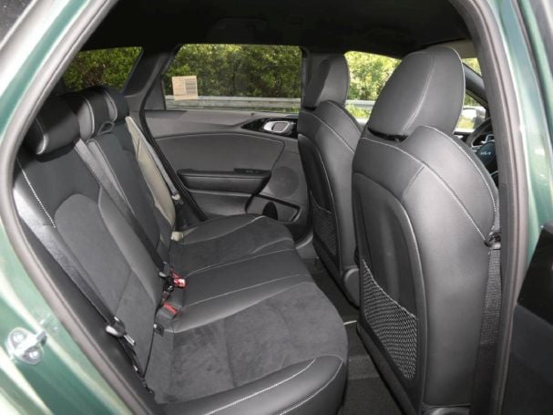 KIA Ceed SW 1.5T DCT GT-Line Navi Kamera Memory JBL KIA Ceed SW 1.5T DCT GT-Line Navi Kamera Memory JBL