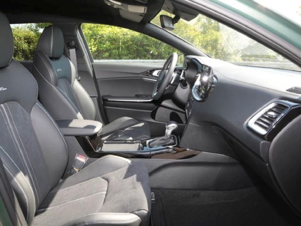 KIA Ceed SW 1.5T DCT GT-Line Navi Kamera Memory JBL KIA Ceed SW 1.5T DCT GT-Line Navi Kamera Memory JBL