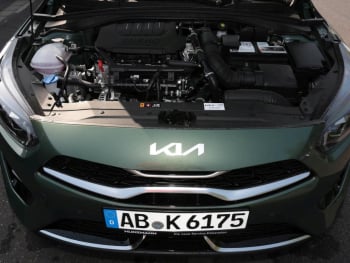 KIA Ceed SW 1.5T DCT GT-Line Navi Kamera ACC JBL