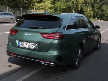 KIA Ceed SW 1.5T DCT GT-Line Navi Kamera ACC JBL