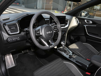 KIA Ceed SW 1.5T DCT GT-Line Navi Kamera ACC JBL