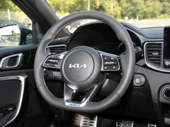 KIA Ceed SW 1.5T DCT GT-Line Navi Kamera ACC JBL