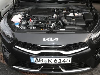 KIA Ceed SW 1.5T DCT GT Line Navi Kamera ACC JBL
