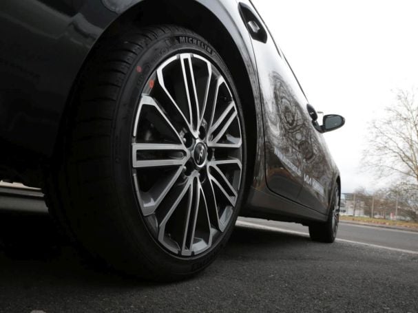 KIA Ceed SW 1.5T DCT GT Line Navi Kamera ACC JBL KIA Ceed SW 1.5T DCT GT Line Navi Kamera ACC JBL