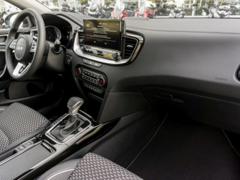 KIA Ceed SW 1.6 PHEV DCT Spirit Sitzkomfort-P LED Kamera