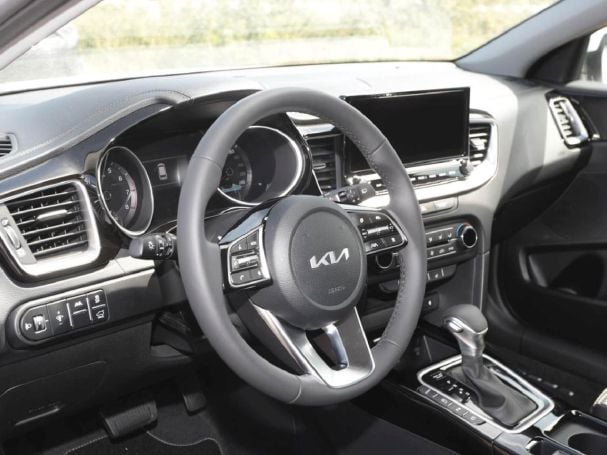 KIA Ceed SW 1.5T DCT Spirit Navi Kamera JBL-Sound KIA Ceed SW 1.5T DCT Spirit Navi Kamera JBL-Sound
