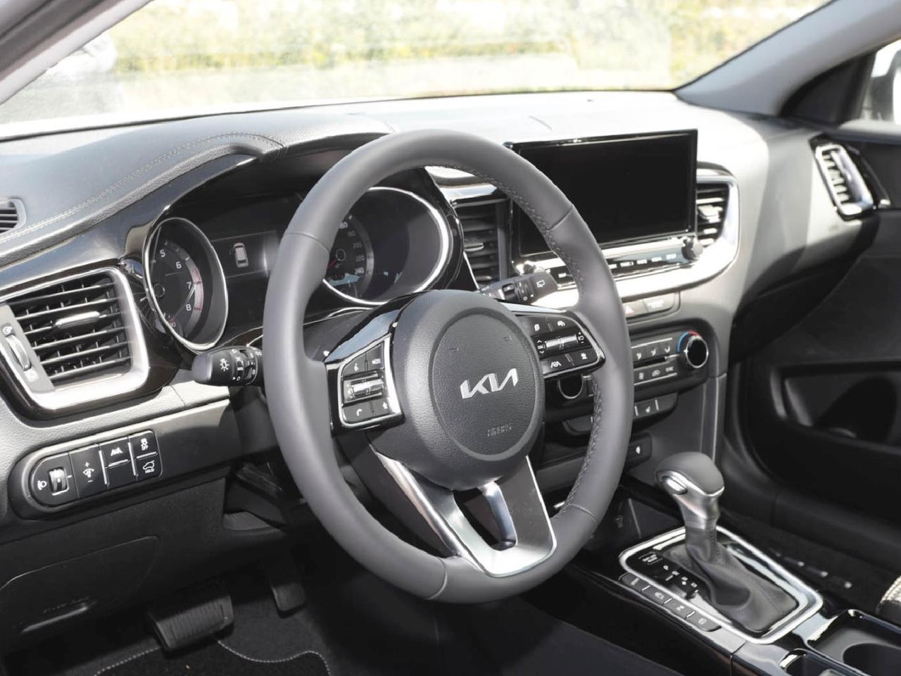 KIA Ceed SW 1.5T DCT Spirit Navi Kamera JBL-Sound