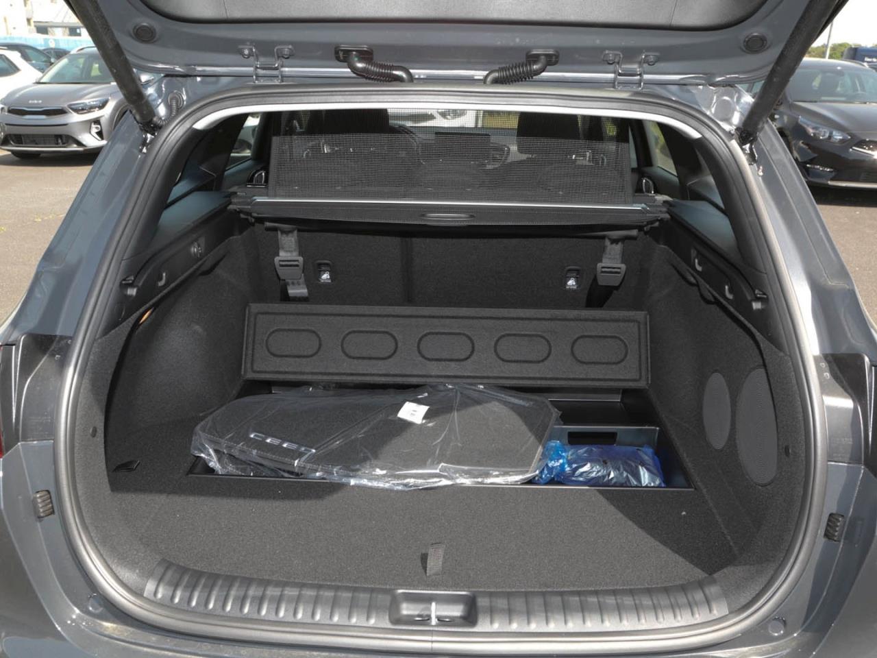 KIA Ceed SW 1.5T DCT Spirit Navi Lenkradhzg JBL ACC