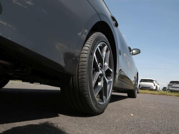 KIA Ceed SW 1.5T DCT Spirit Navi JBL Sound ACC