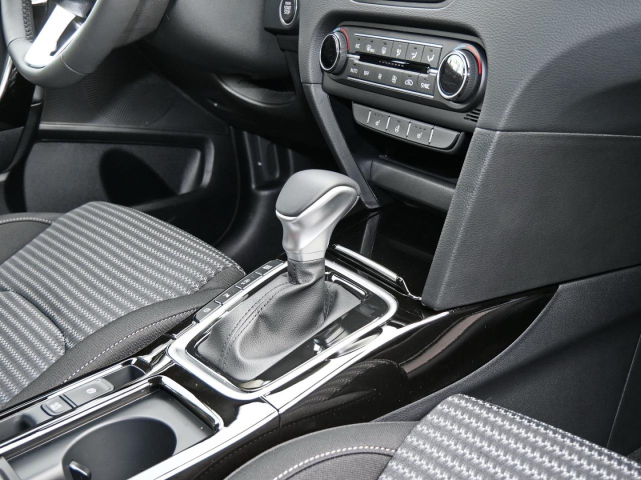 KIA Ceed SW 1.5T DCT Ultimate Edition Navi Kamera