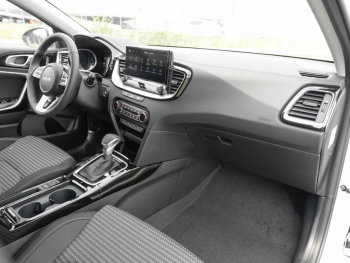 KIA Ceed SW 1.5T DCT Ultimate Edition Navi Kamera