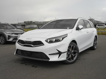 KIA Ceed SW 1.5T DCT Ultimate Edition Navi JBL ACC