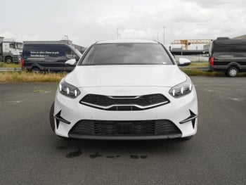 KIA Ceed SW 1.5T DCT Ultimate Edition Navi JBL ACC