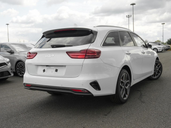 KIA Ceed SW 1.5T DCT Ultimate Edition Navi JBL ACC