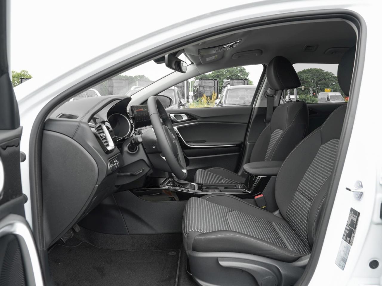 KIA Ceed SW 1.5T DCT Ultimate Edition Navi JBL ACC