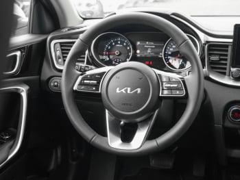 KIA Ceed SW 1.5T DCT Ultimate Edition Navi JBL ACC