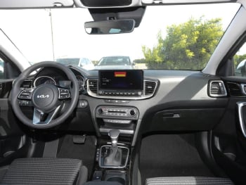 KIA Ceed SW 1.5T DCT Ultimate Edition Navi ACC Kamera