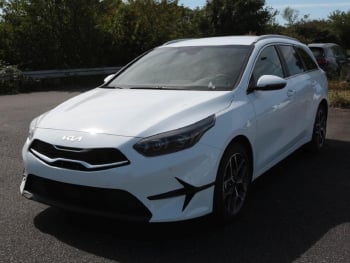 KIA Ceed SW 1.5T DCT Ultimate Edition Navi ACC Kamera