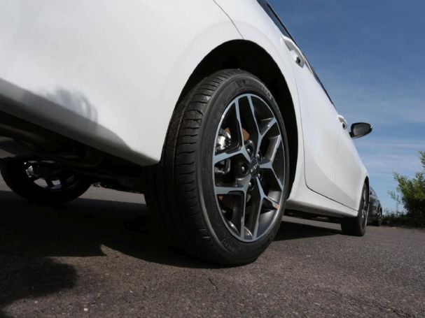 KIA Ceed SW 1.5T DCT Ultimate Edition Navi ACC Kamera