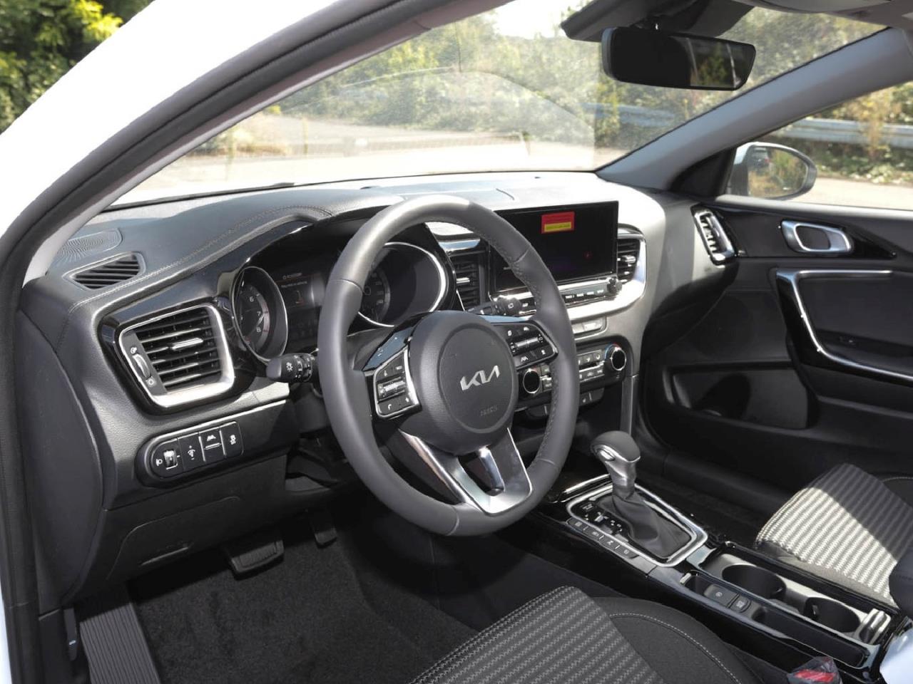 KIA Ceed SW 1.5T DCT Ultimate Edition Navi ACC Kamera