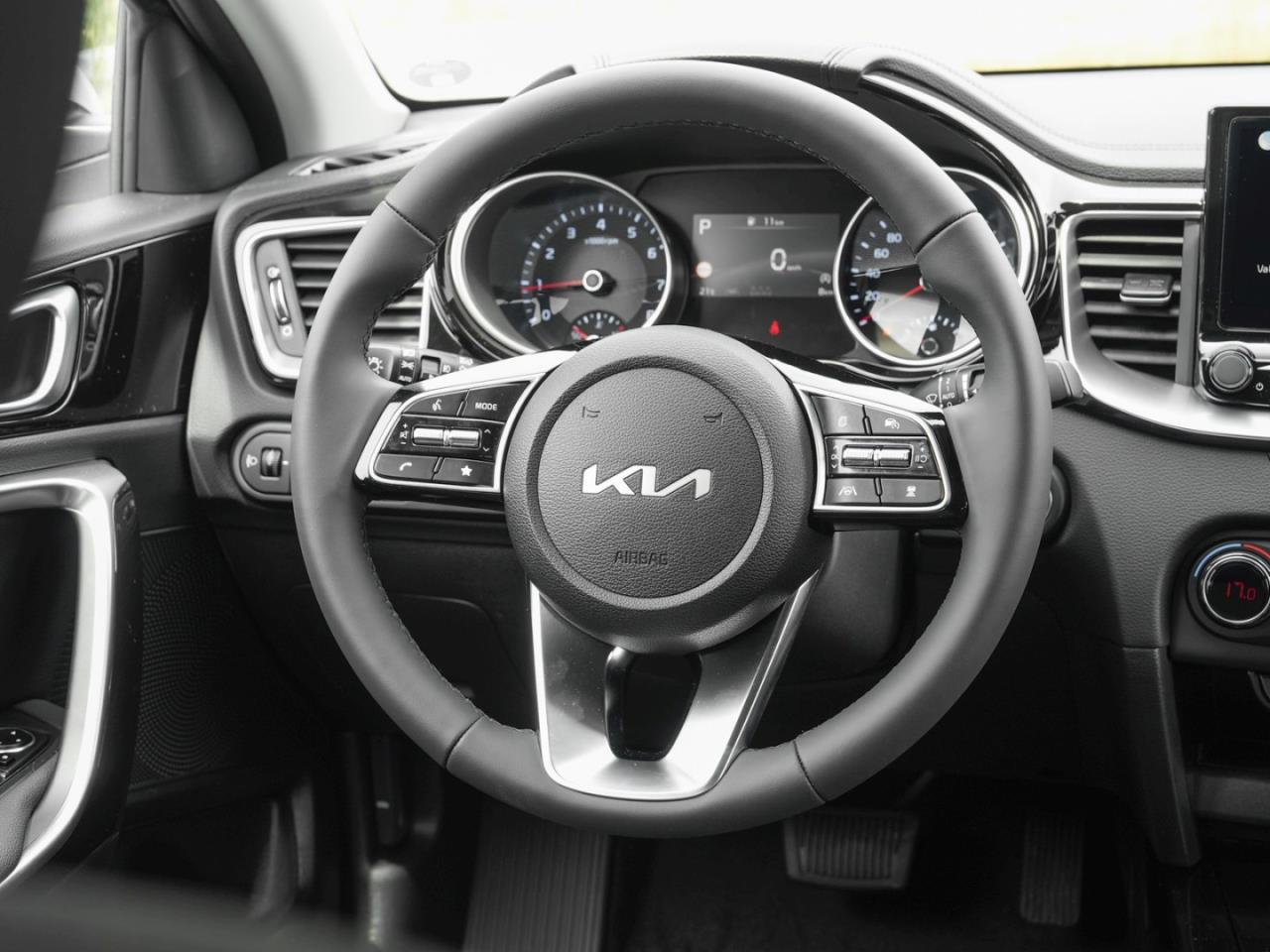 KIA Ceed SW 1.5T DCT Ultimate Edition Navi ACC Kamera