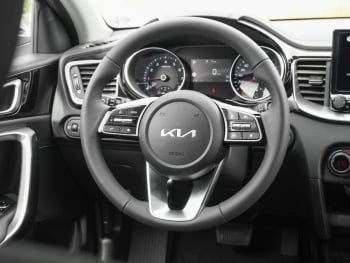 KIA Ceed SW 1.5T DCT Ultimate Edition Navi ACC Kamera