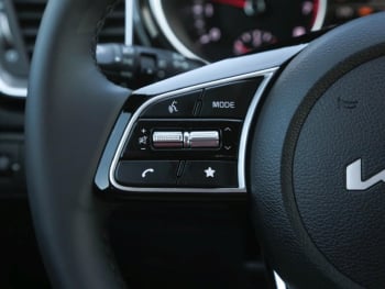 KIA Ceed SW 1.5T DCT Ultimate Edition Navi Kamera JBL