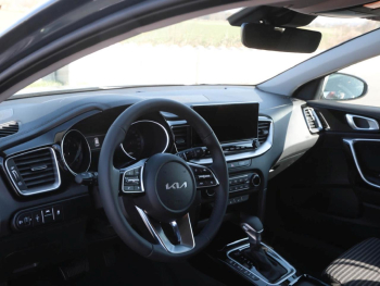 KIA Ceed SW 1.5T DCT Ultimate Edition Navi Kamera JBL