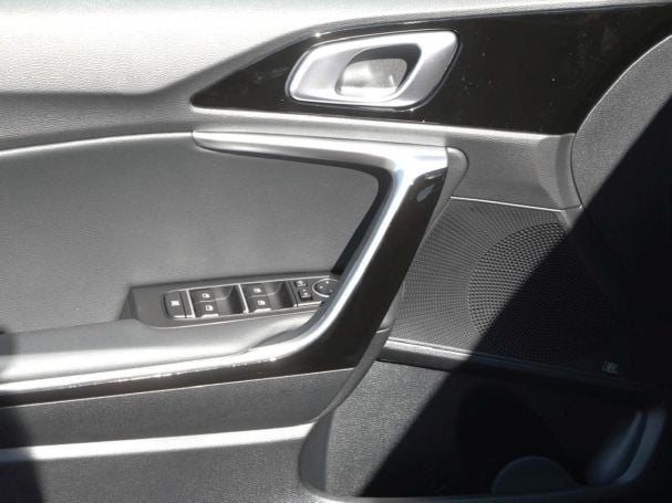 KIA Ceed SW 1.5T DCT Ultimate Edition Navi JBL Kamera KIA Ceed SW 1.5T DCT Ultimate Edition Navi JBL Kamera