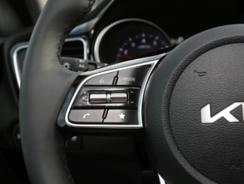 KIA Ceed SW 1.5T DCT Ultimate Edition Navi ACC Kamera