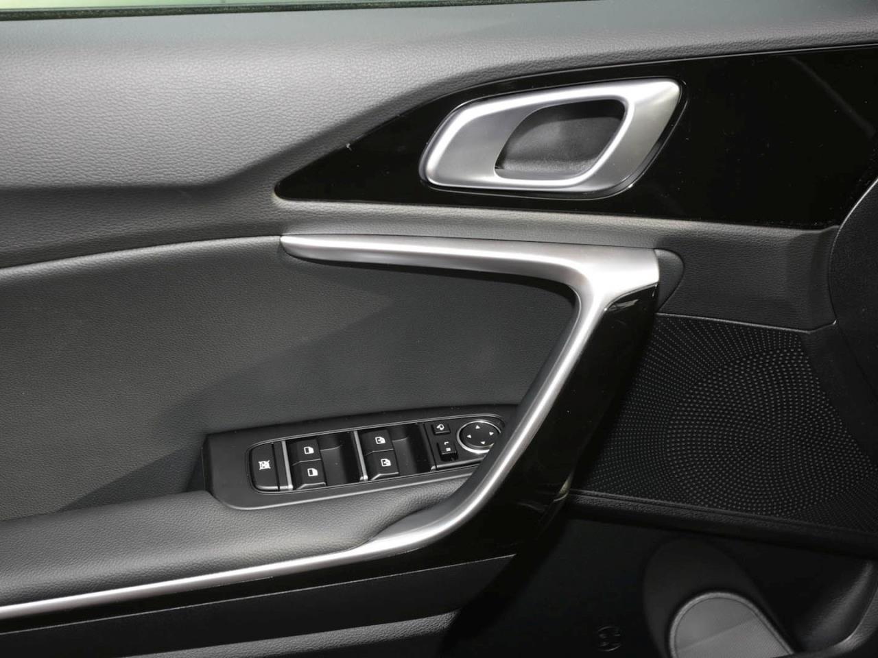 KIA Ceed SW 1.5T DCT Ultimate Edition Navi ACC Kamera