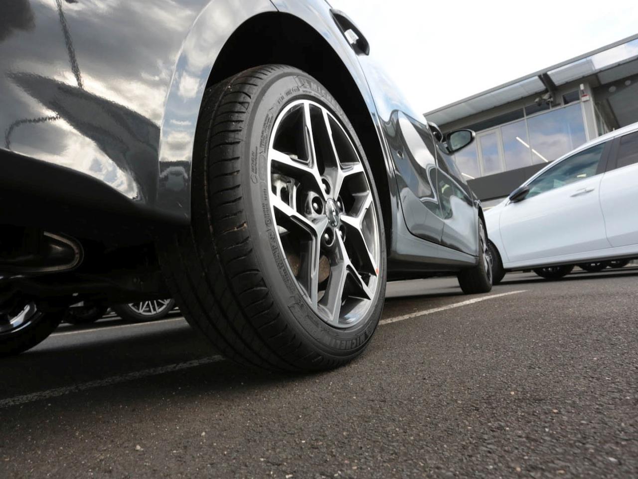 KIA Ceed SW 1.5T DCT Ultimate Edition Navi ACC Kamera