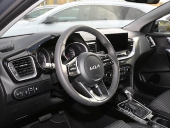 KIA Ceed SW 1.5T DCT Ultimate Edition Navi ACC Kamera