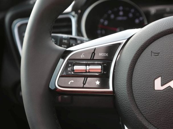 KIA Ceed SW 1.5T DCT Ultimate Edition Navi Kamera ACC KIA Ceed SW 1.5T DCT Ultimate Edition Navi Kamera ACC