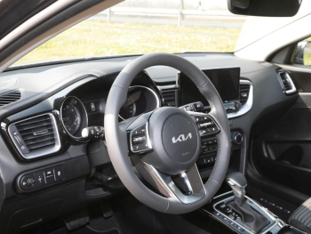 KIA Ceed SW 1.5T DCT Ultimate Edition Navi Kamera ACC