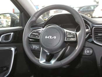 KIA Ceed SW 1.5T DCT Ultimate Edition Navi Kamera ACC