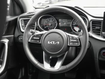 KIA Ceed SW 1.5T DCT Ultimate Edition Navi Kamera ACC