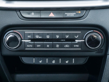 KIA Ceed SW 1.5T DCT Vision Navi ACC Kamera SHZ