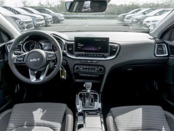 KIA Ceed SW 1.5T DCT Vision Navi PDC Kamera SHZ