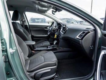 KIA Ceed SW 1.5T DCT Vision Navi PDC Kamera SHZ