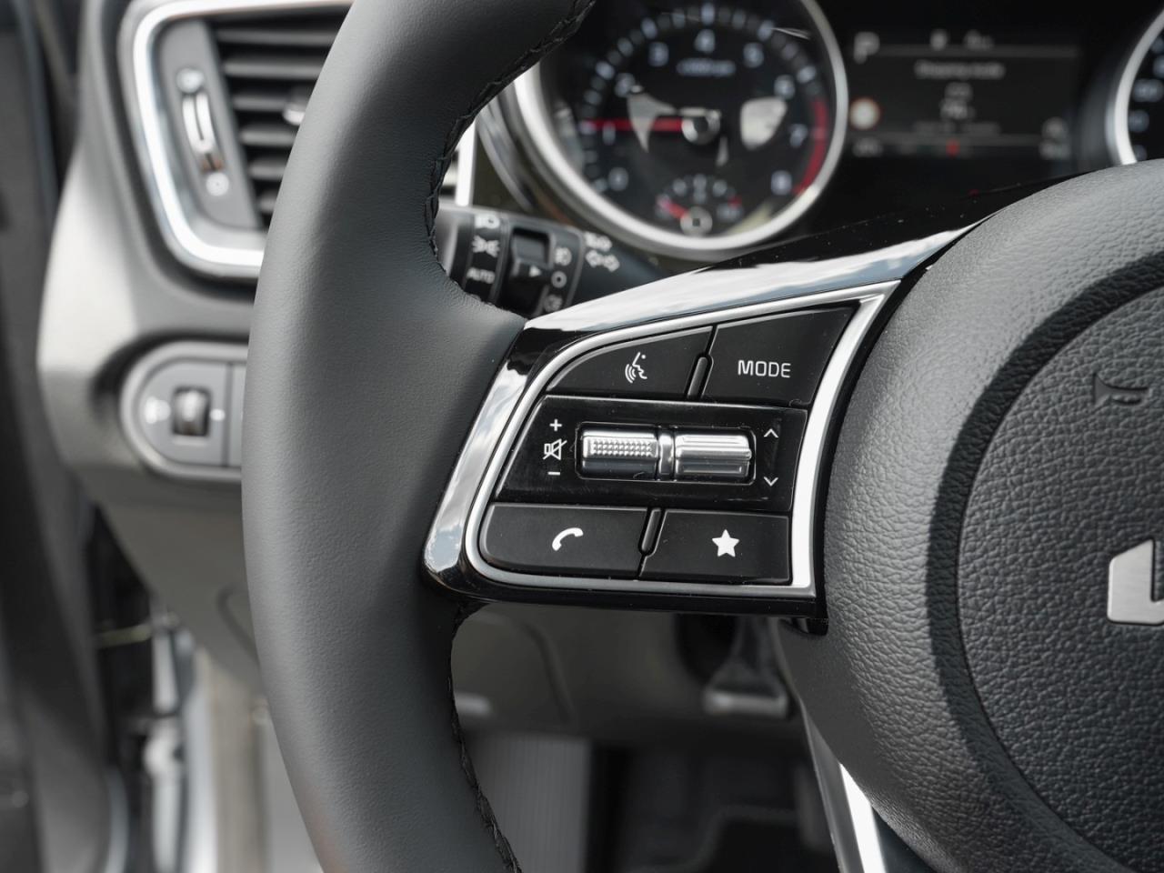 KIA Ceed SW 1.5T DCT Vision Navi Rückfahrkamera ACC