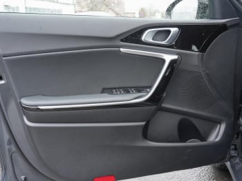 KIA Ceed SW 1.5T DCT Vision Navi ACC SHZ Kamera LED