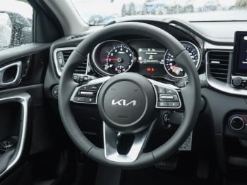 KIA Ceed SW 1.5T DCT Vision Navi ACC SHZ Kamera LED