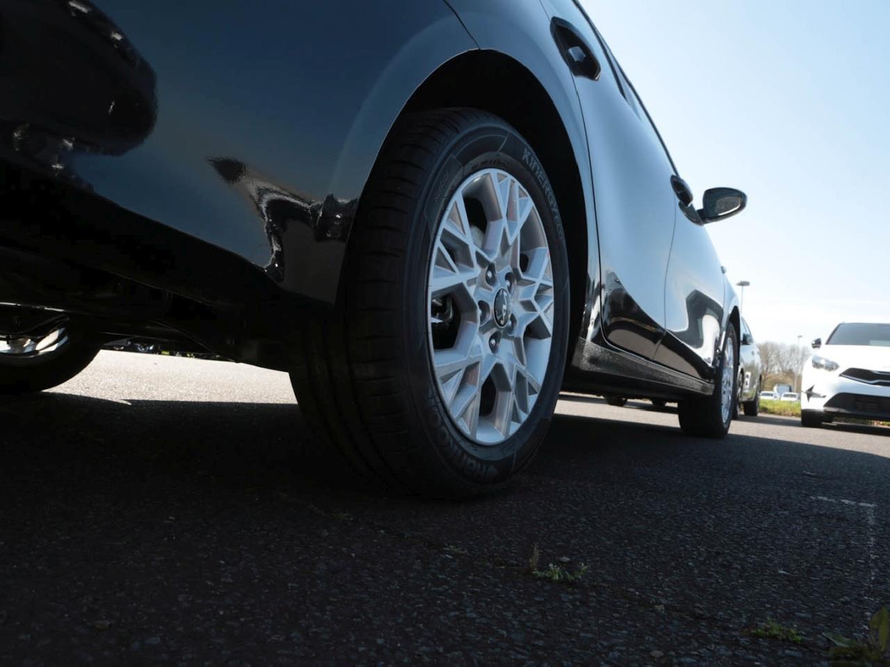 KIA Ceed SW 1.5T DCT Vision Navi Lenkradhzg SpurH ACC