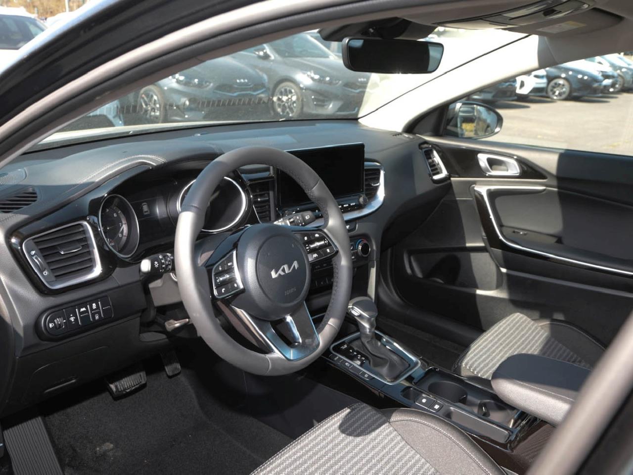 KIA Ceed SW 1.5T DCT Vision Navi Lenkradhzg SpurH ACC